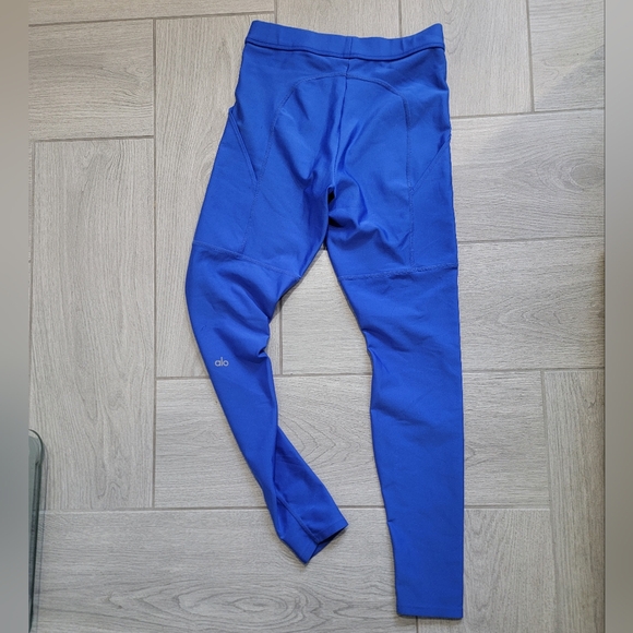 ALO Yoga • High-Waist Airlift 4 Pocket Utility Legging in Alo Blue, Size: M - Picture 8 of 9
